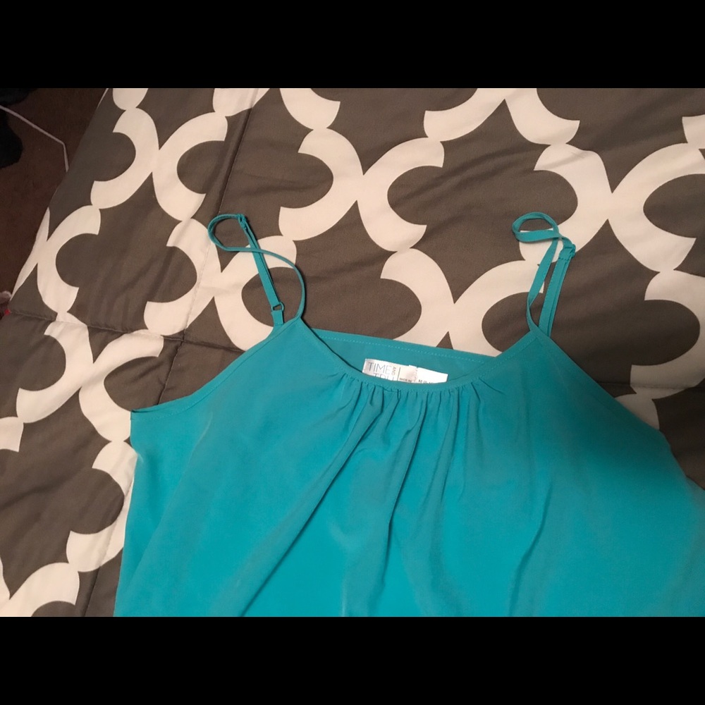 Time & Tru Flowy Tank Top - Picture 2 of 3